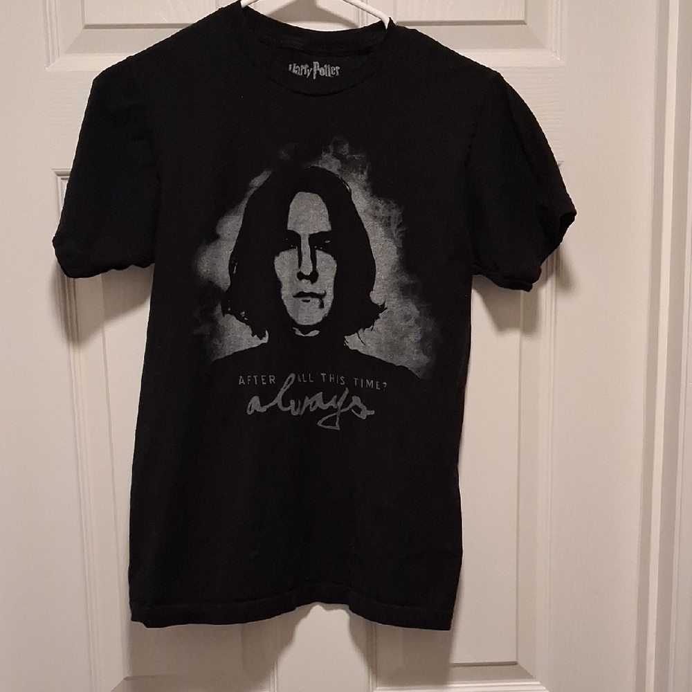 Warner Bros. Black and Gray Harry Potter Graphic Tee